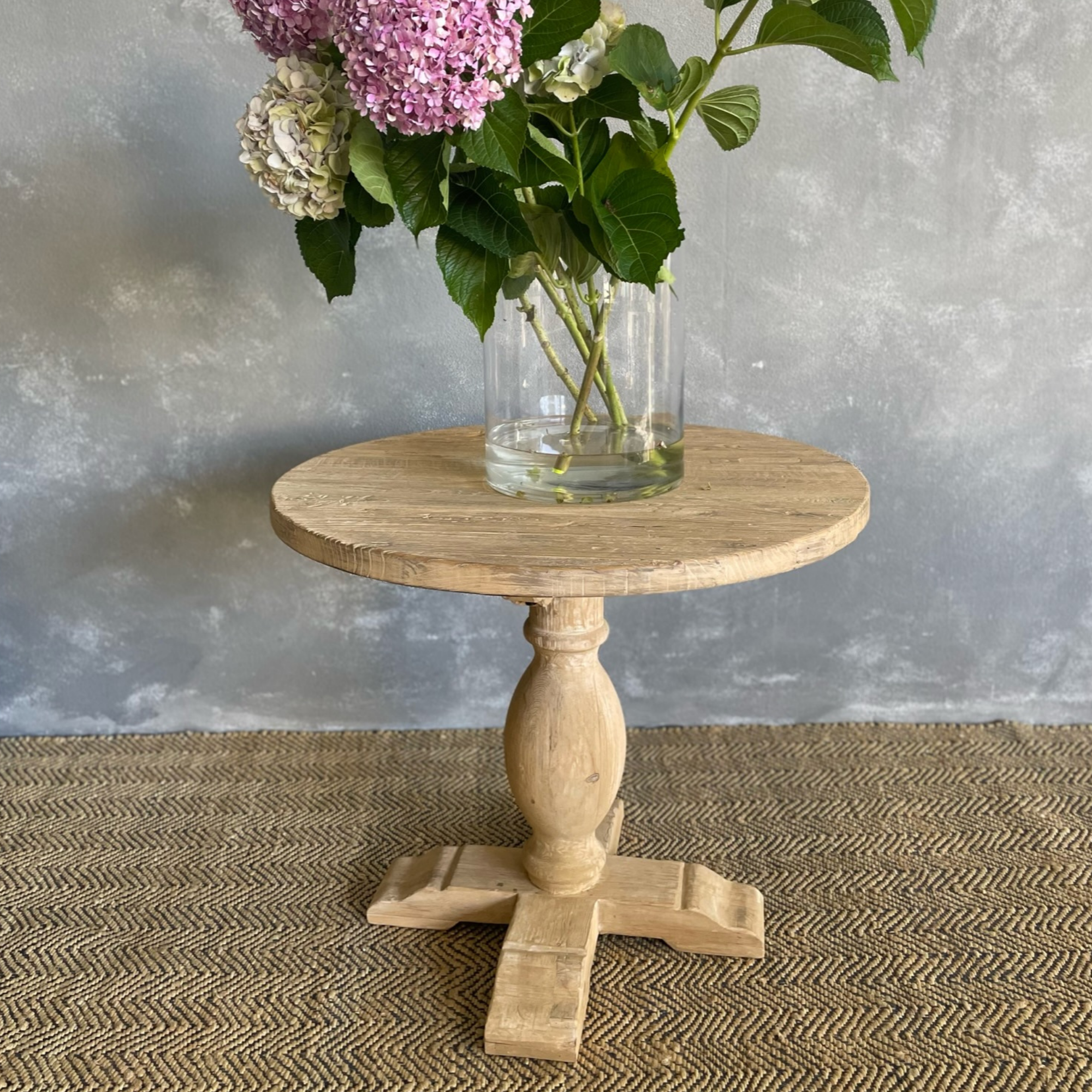 Round Elm Pedestal Dining Table D900mm - Natural
