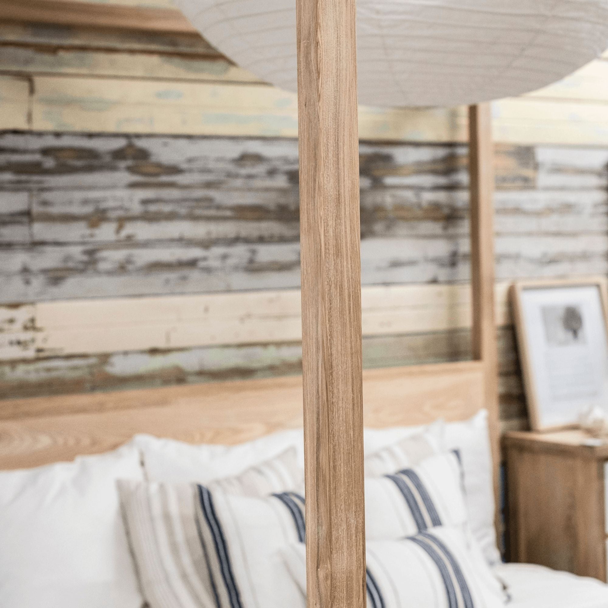 Four Poster Bed - Queen