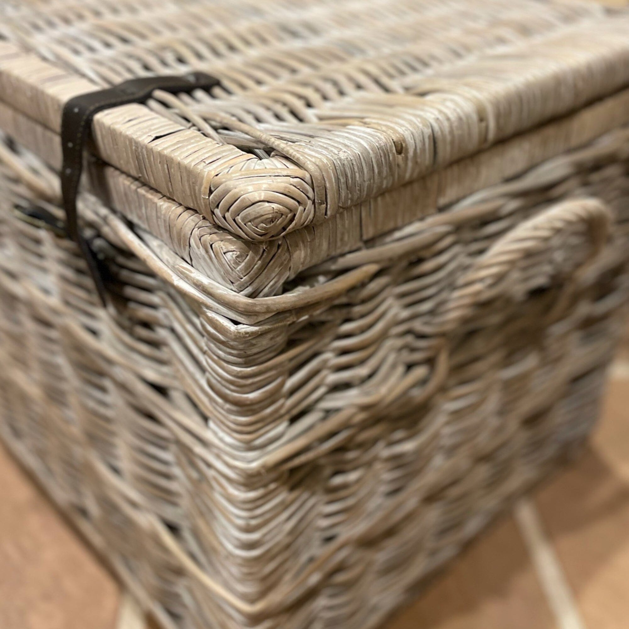 Wicker Trunk - Medium 790-800L Homewares Beachwood Designs