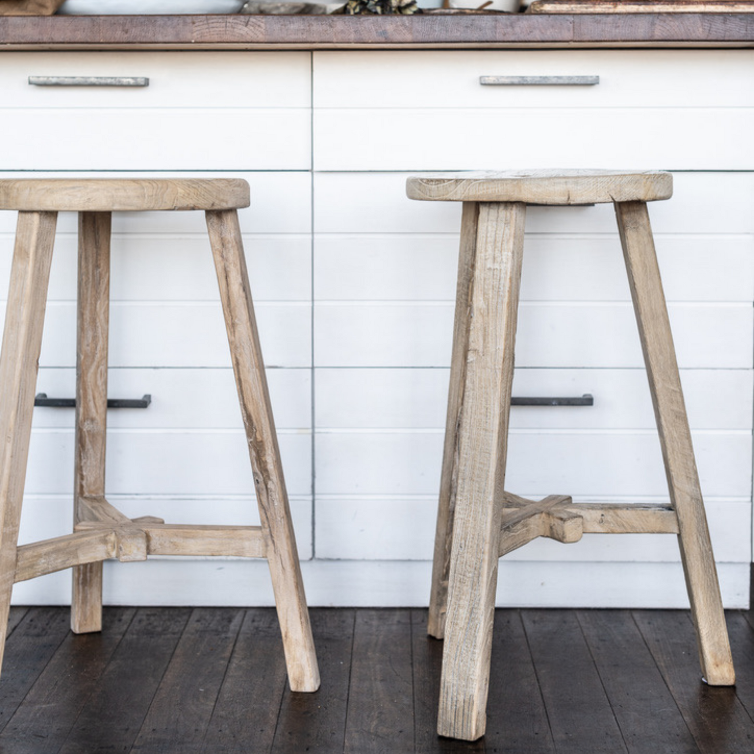 Round Elm Bar Stool