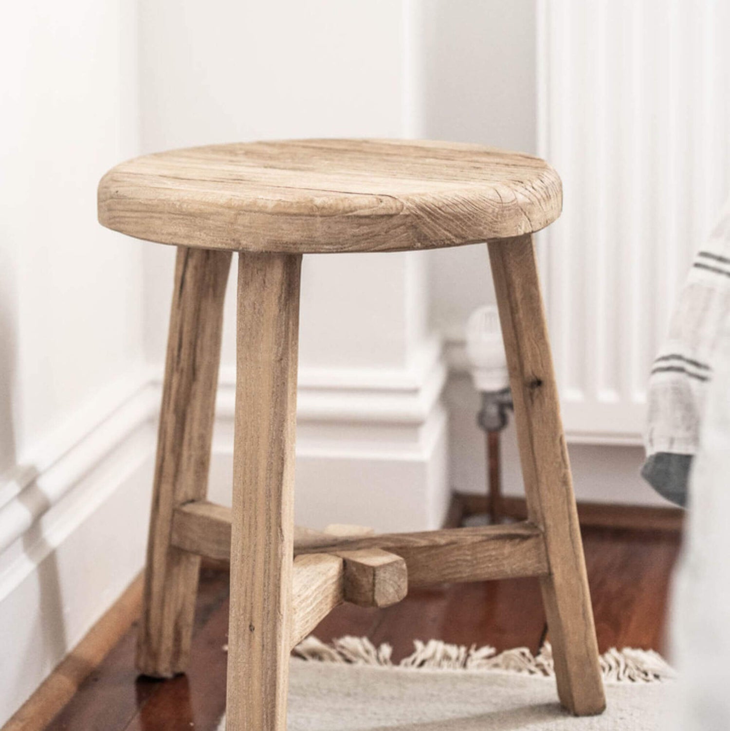 Round Elm Side Table - D650mm