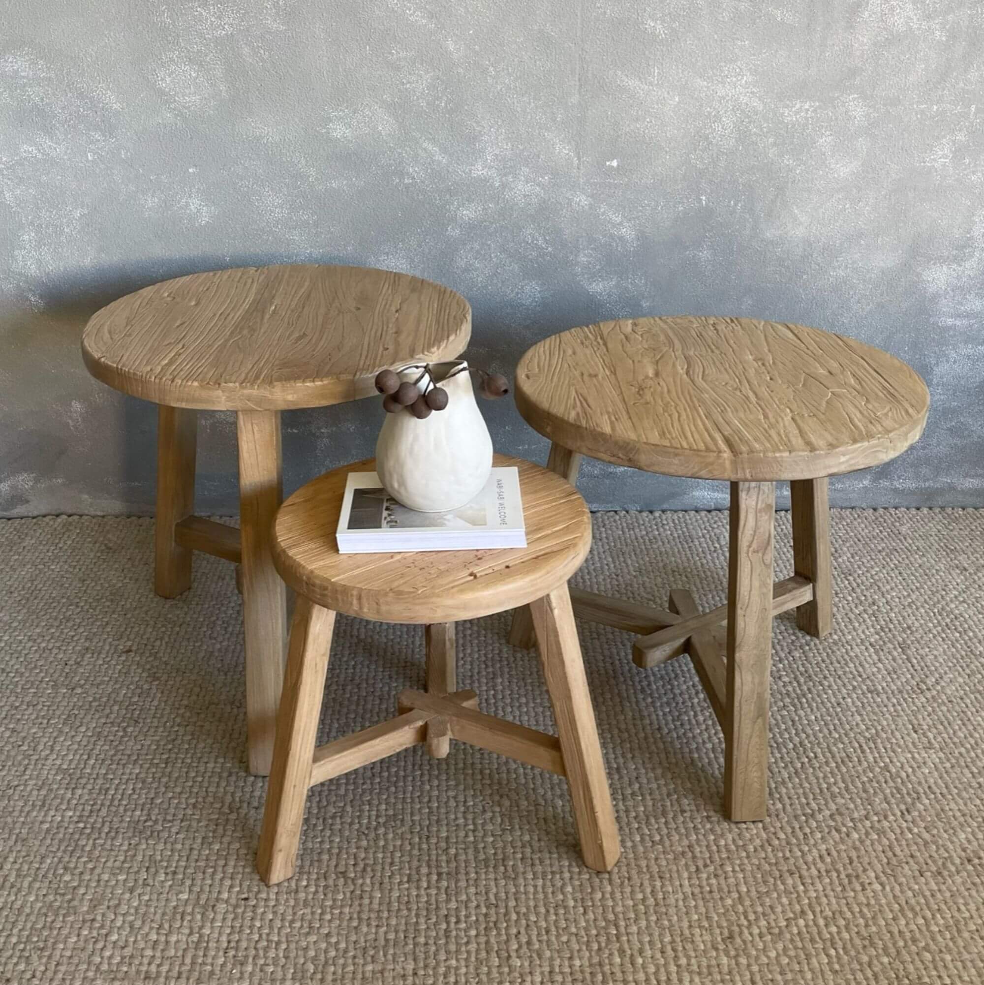 Round Elm Side Table - D660mm