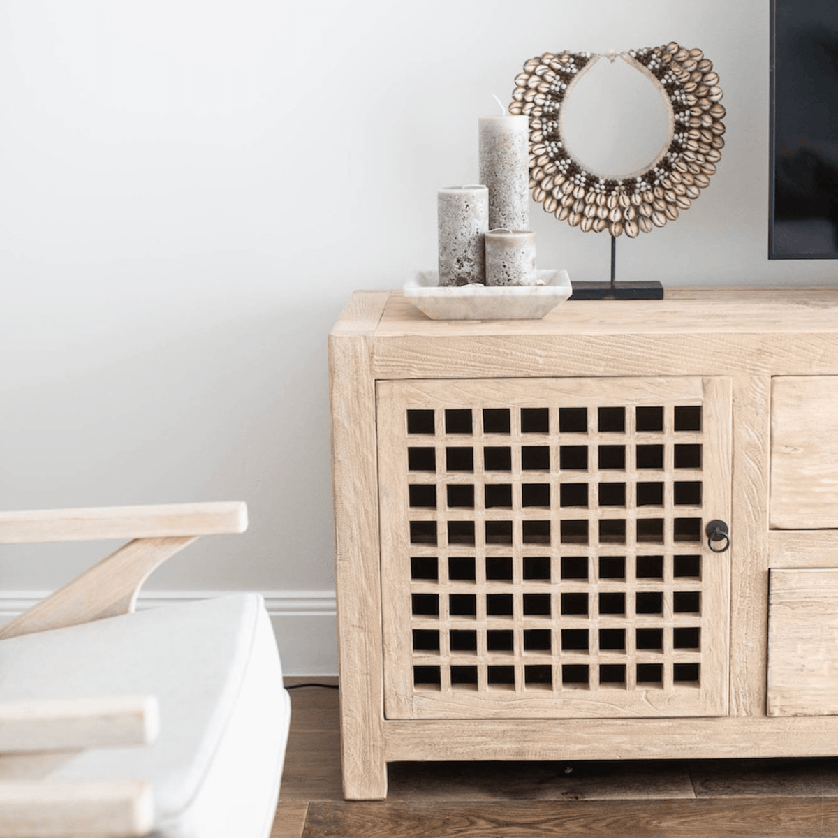 Elm Media Unit L2500mm - Lattice Doors