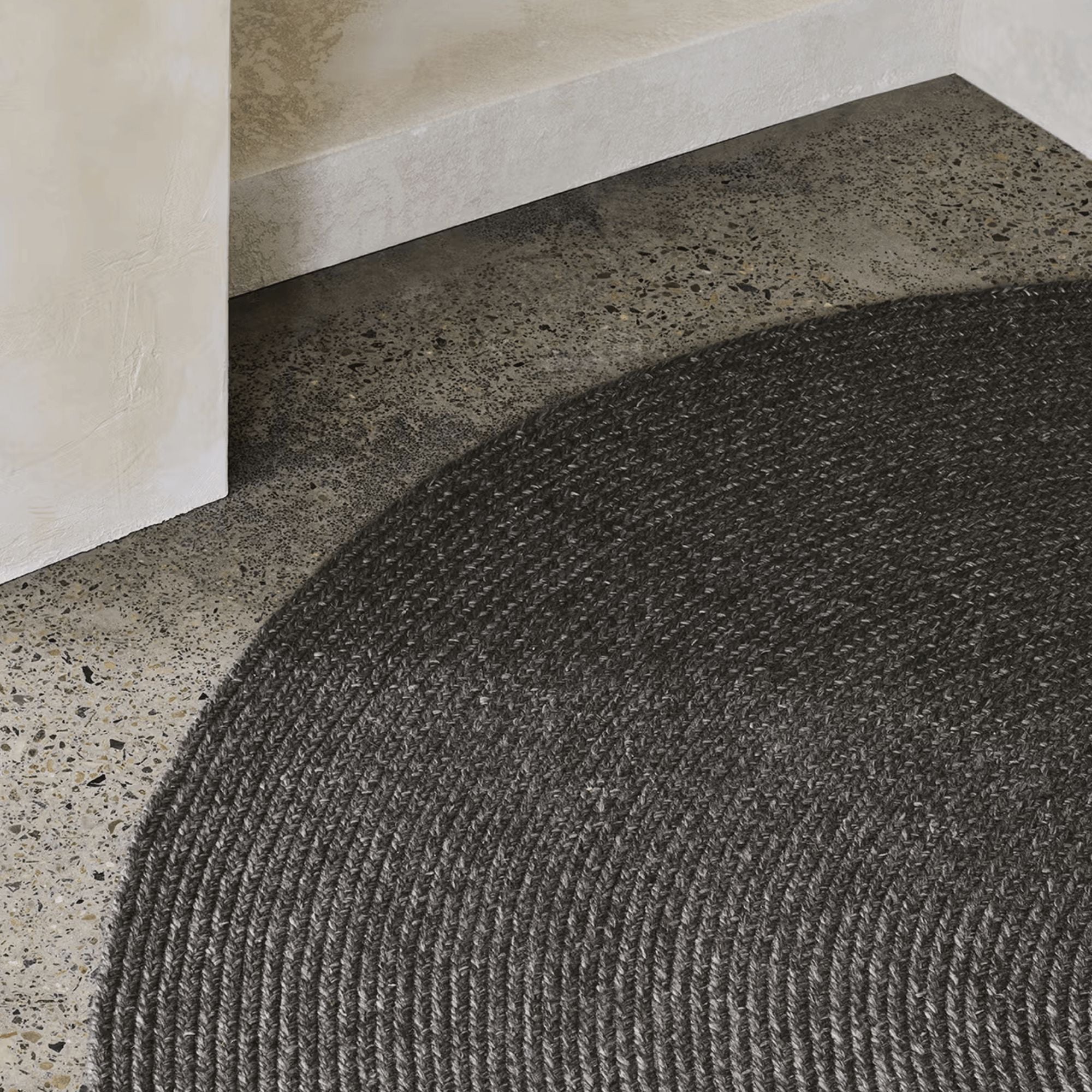 BRAID Rugs Armadillo Charcoal - Armadillo 2.43m diam. 