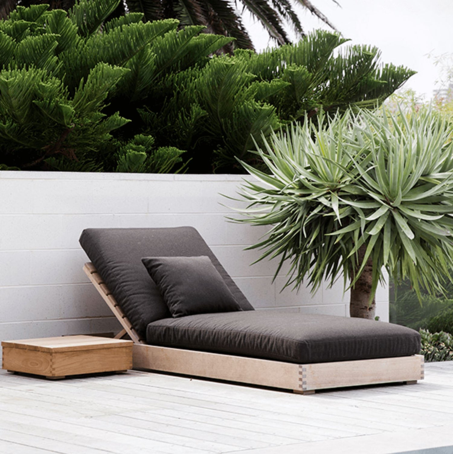 Burleigh Outdoor Daybed Outdoor Furniture Eco Outdoor 