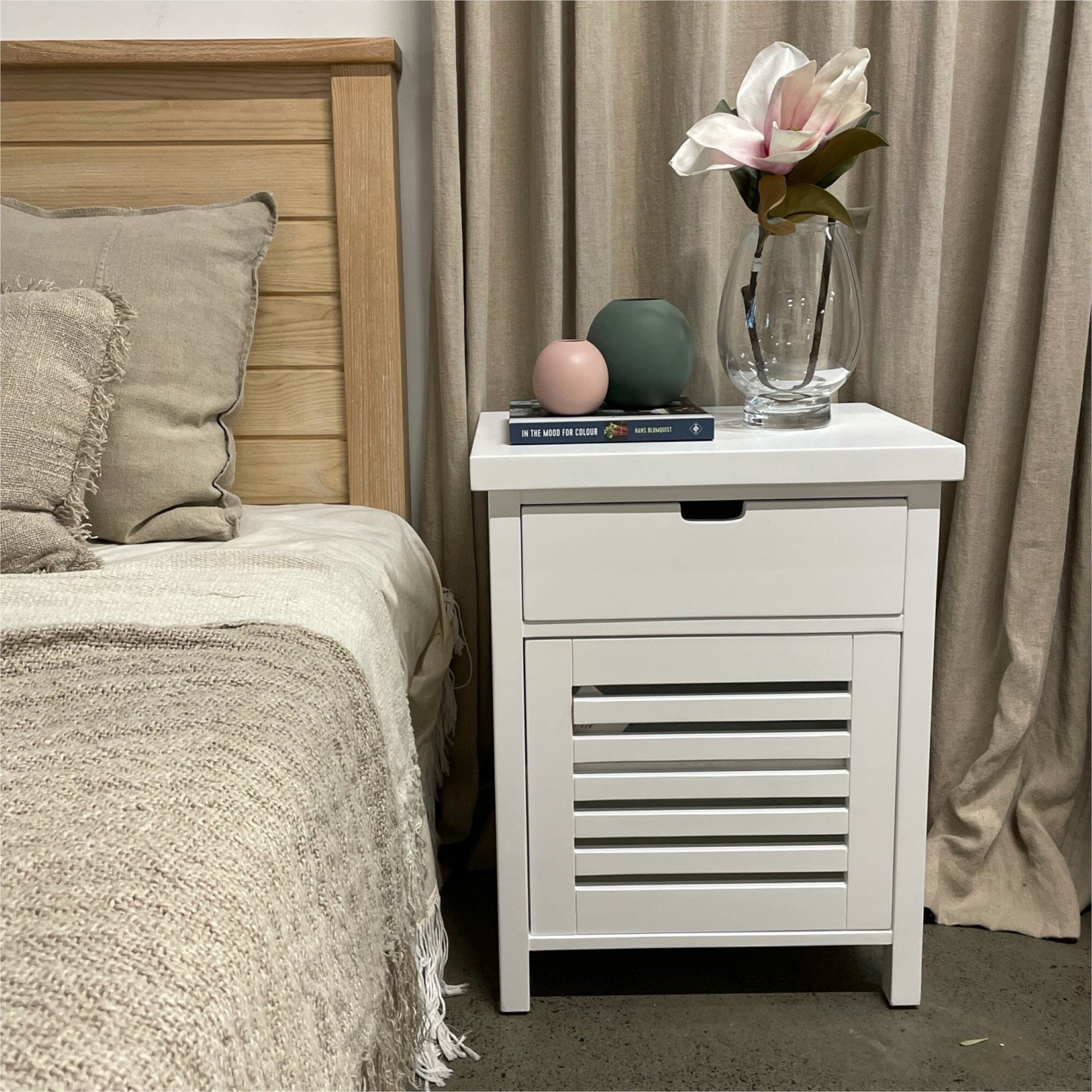 Newport Bedside L600mm - 1 Drawer Bedroom Furniture Beachwood Designs White 