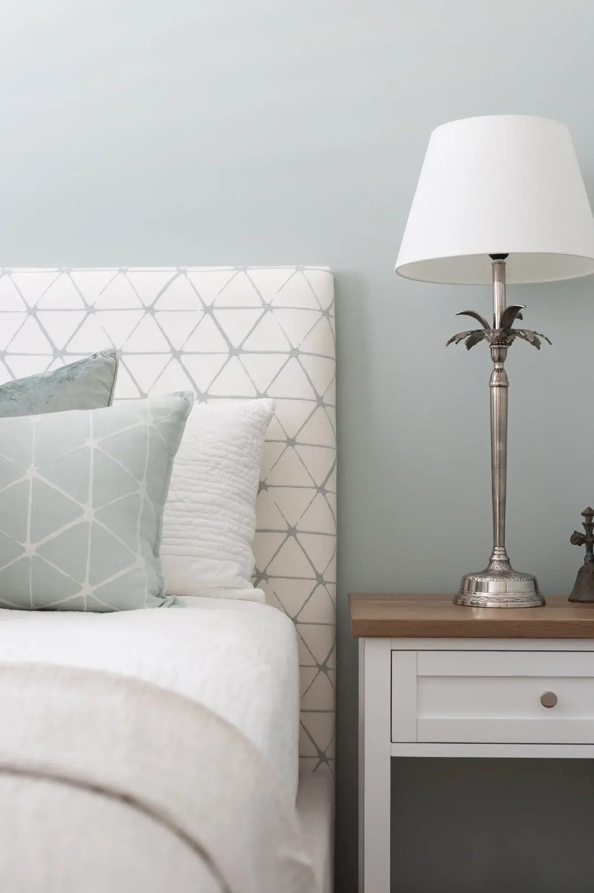 BEACHWOOD - Interior Design “Breakfast Point” | Custom Furniture & Home ...