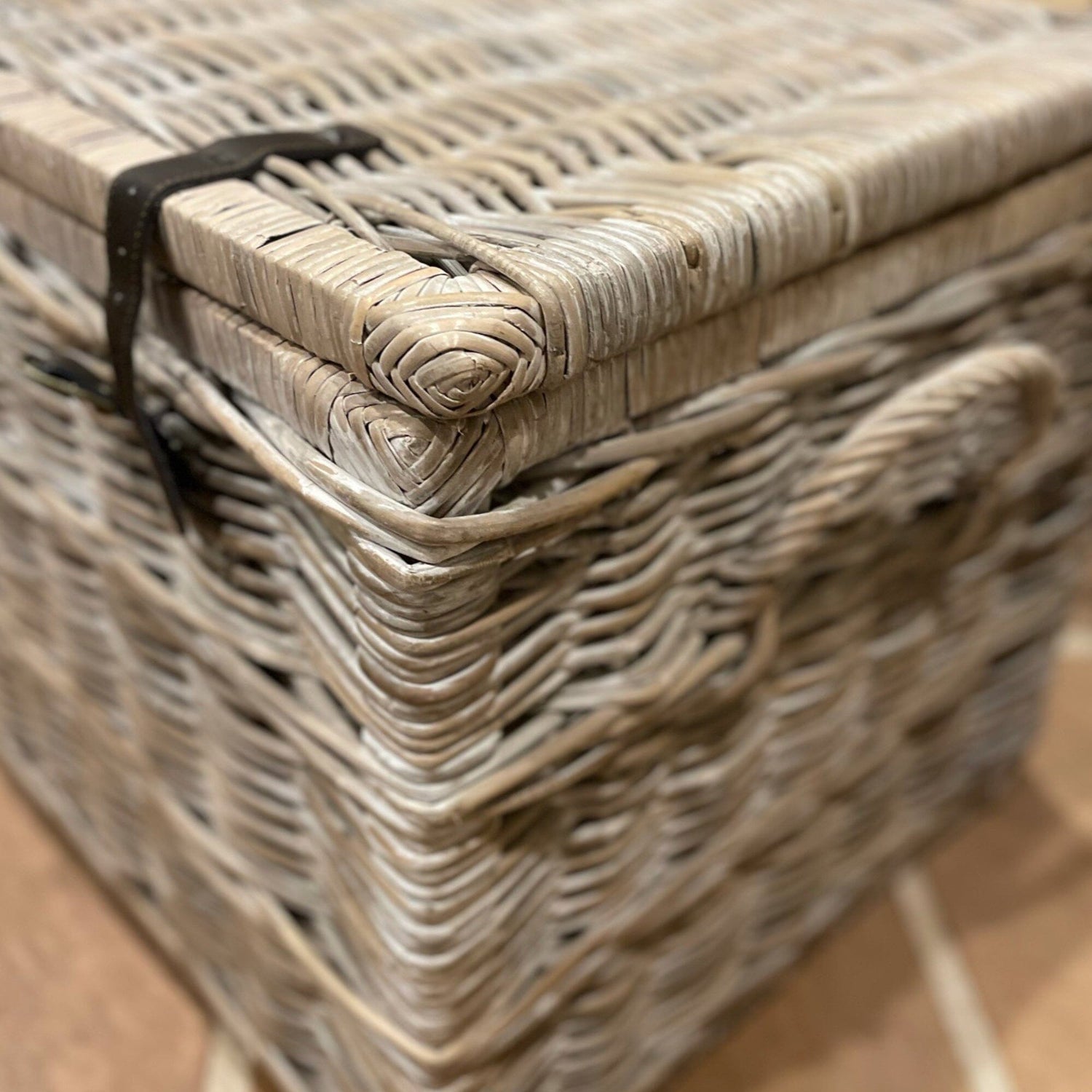 Wicker Trunk - Medium 790-800L Homewares Beachwood Designs